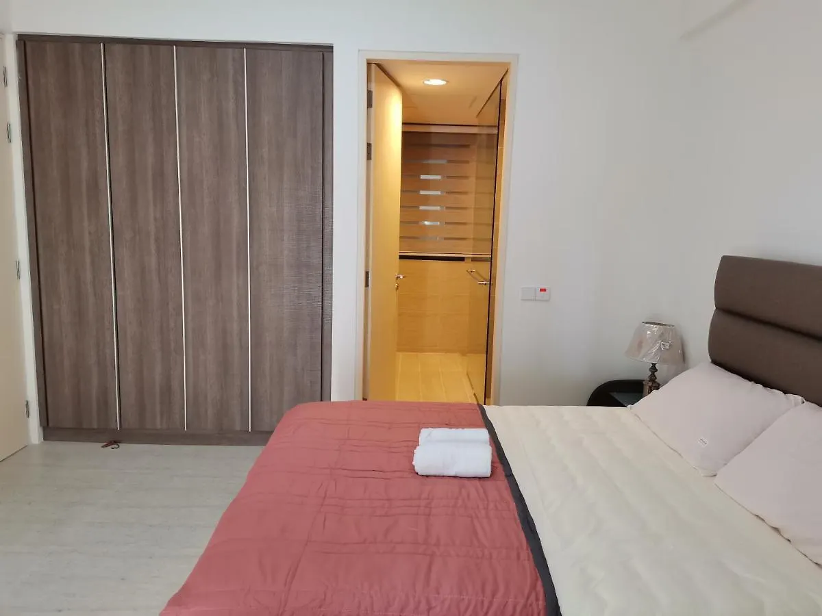 By The Sea Batu Ferringhi Beach Front Apartment Suite 0*,